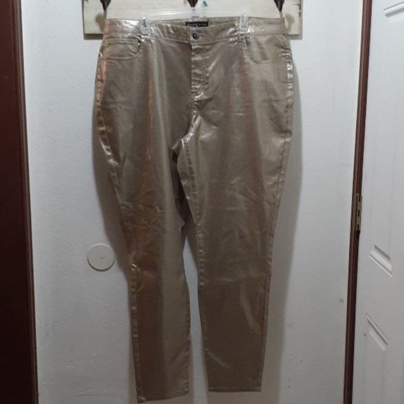 Pants - Picture 2 of 4